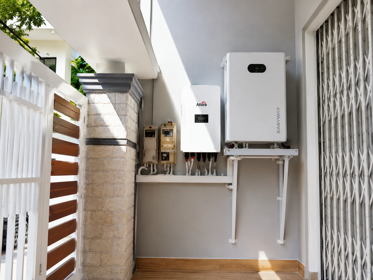 EASYWAY 16.2kWh wall-mounted low voltage battery system with ASG hybrid inverter